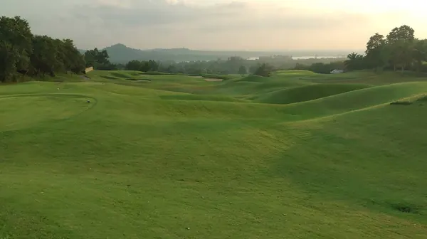 Burapha Golf & Resort — photograph 2