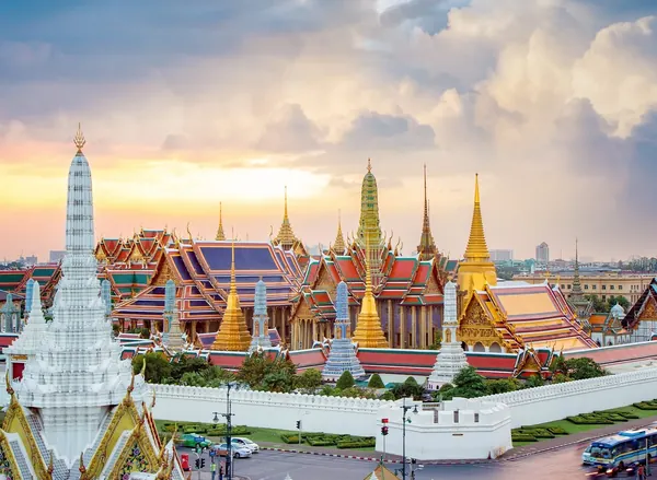 Bangkok temples & street food — photograph 3